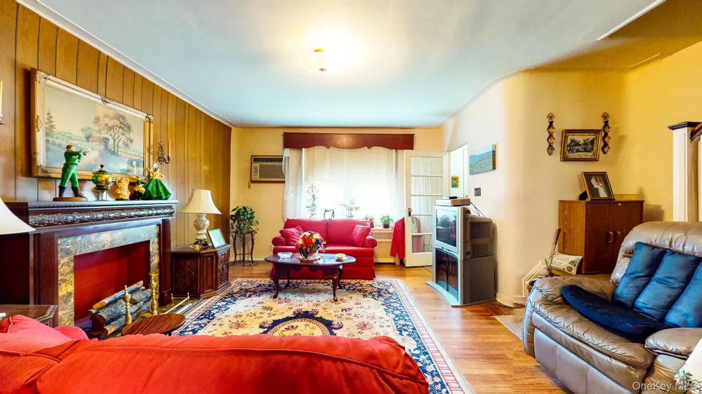 5260 79th Street Elmhurst, NY 11373