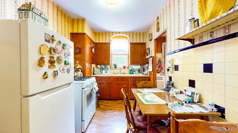 5260 79th Street Elmhurst, NY 11373