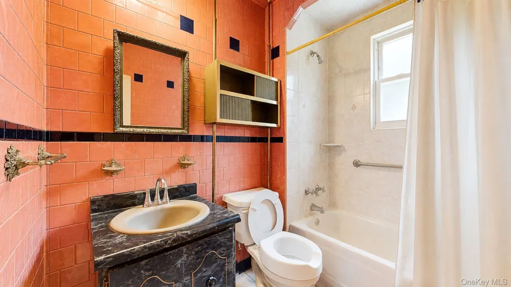 5260 79th Street Elmhurst, NY 11373
