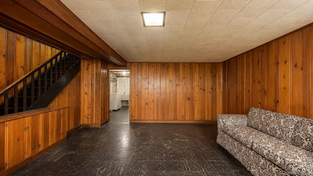 5260 79th Street Elmhurst, NY 11373