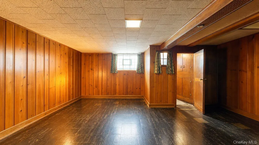 5260 79th Street Elmhurst, NY 11373