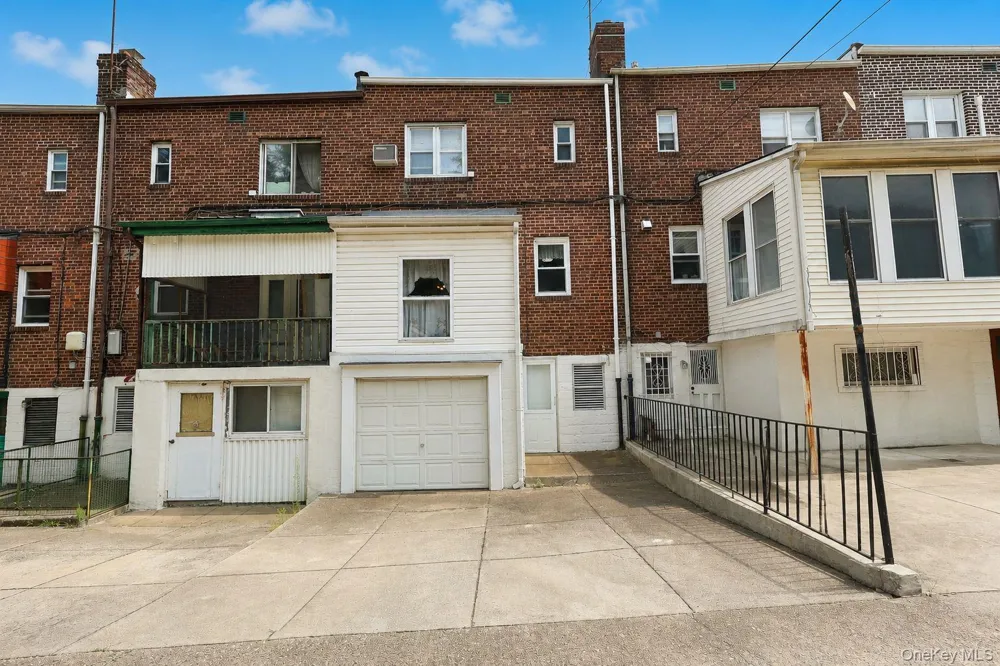 5260 79th Street Elmhurst, NY 11373