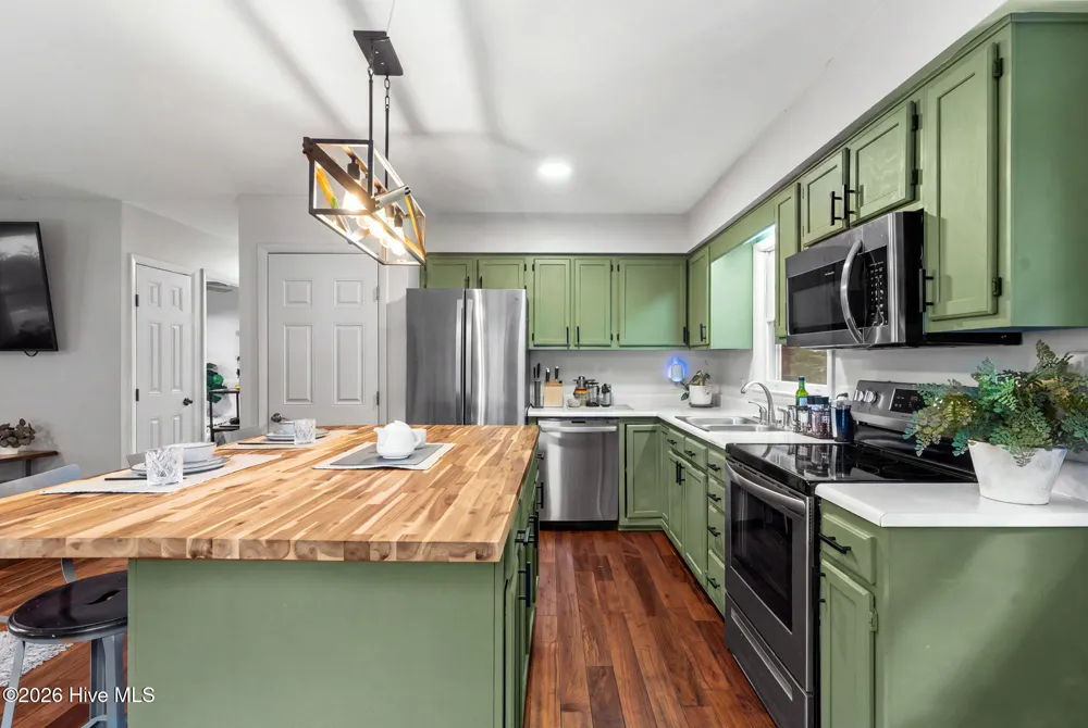 719 Lewis Road Leland, NC 28451