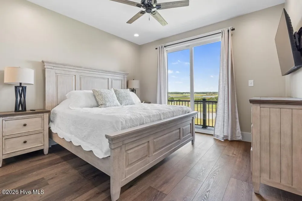 6620 Kings Lynn Drive Oak Island, NC 28465
