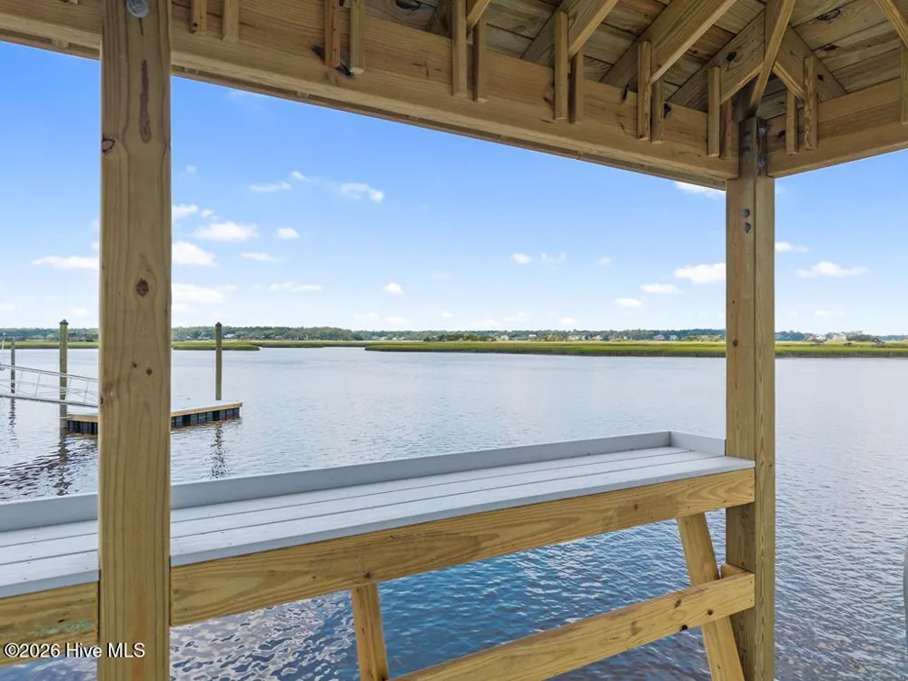 6620 Kings Lynn Drive Oak Island, NC 28465