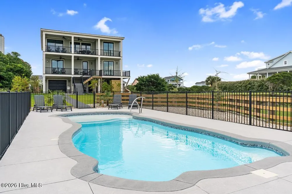 6620 Kings Lynn Drive Oak Island, NC 28465