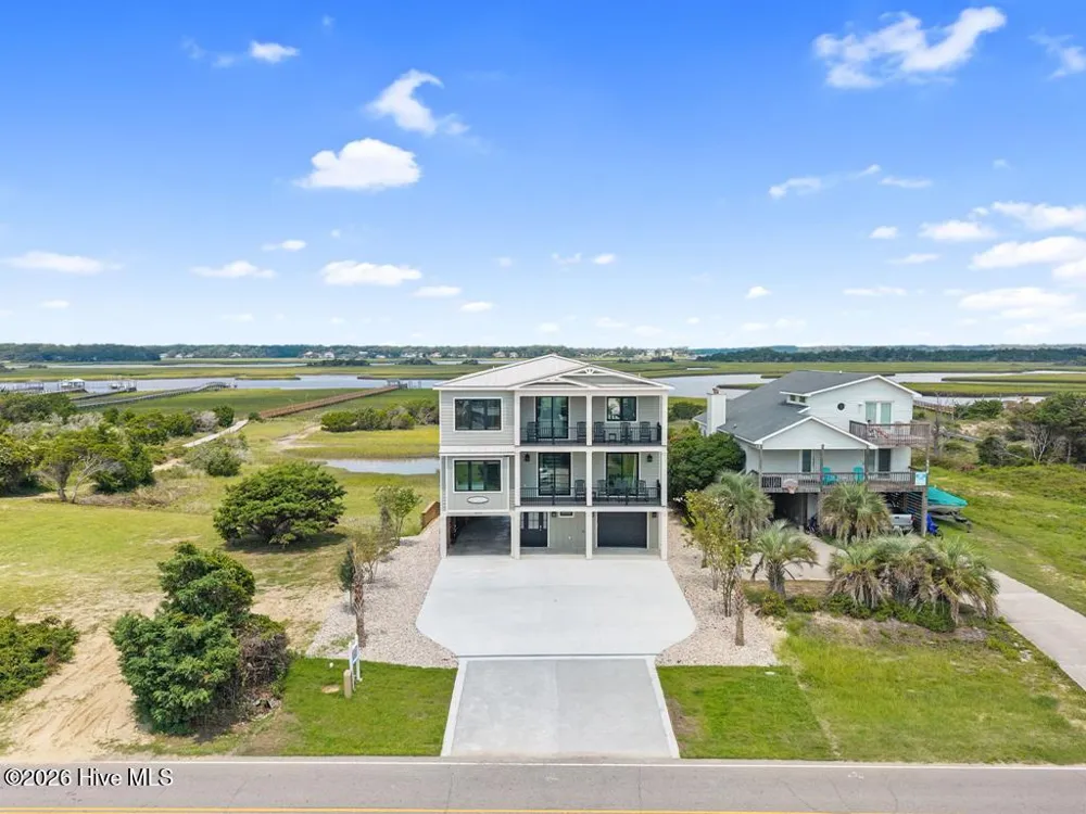 6620 Kings Lynn Drive Oak Island, NC 28465