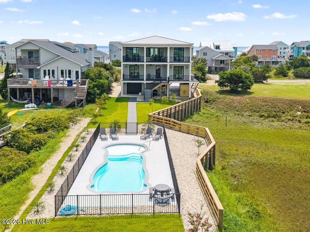 6620 Kings Lynn Drive Oak Island, NC 28465