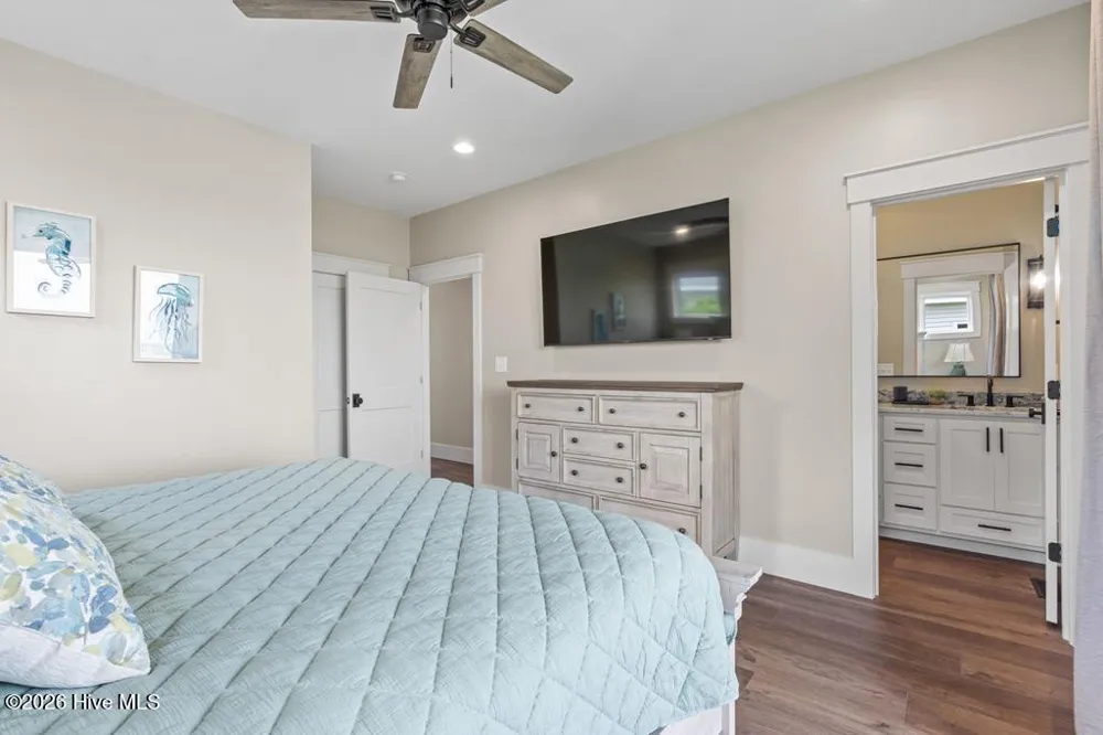 6620 Kings Lynn Drive Oak Island, NC 28465