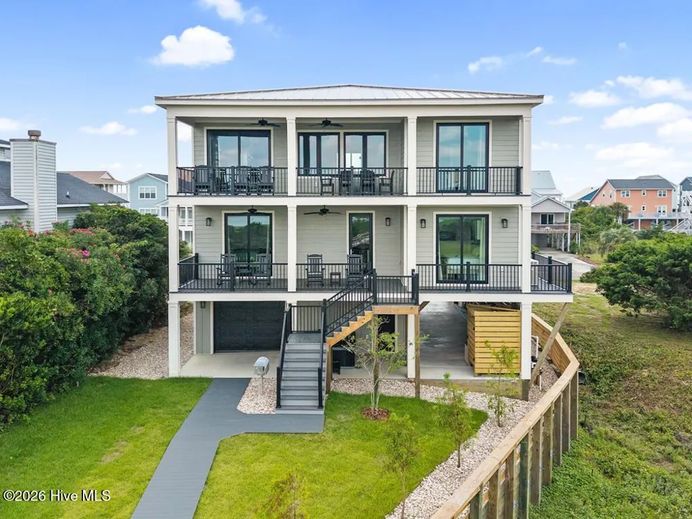 6620 Kings Lynn Drive Oak Island, NC 28465