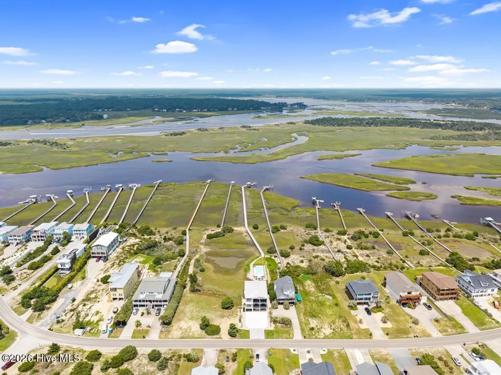 6620 Kings Lynn Drive Oak Island, NC 28465