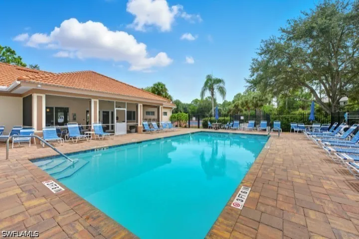 Robin Hood Circle #104 Naples, FL 34104