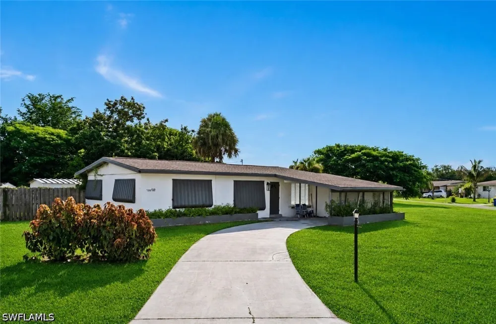 Lake Avenue Lehigh Acres, FL 33936