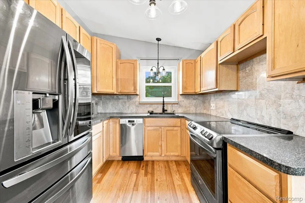 1333 Selfridge Boulevard Clawson City, MI 48017