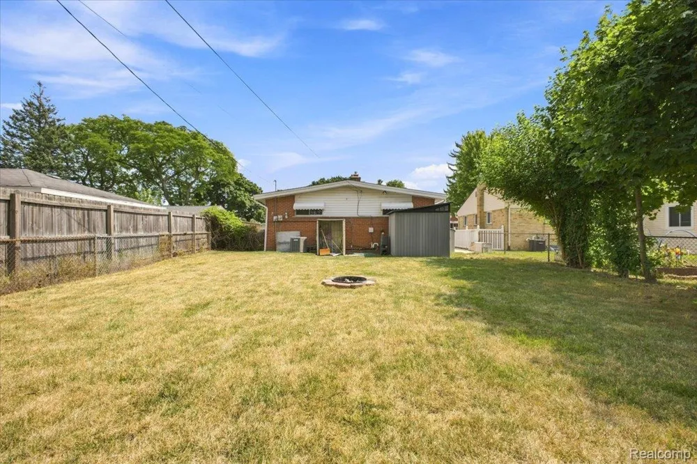 1333 Selfridge Boulevard Clawson City, MI 48017