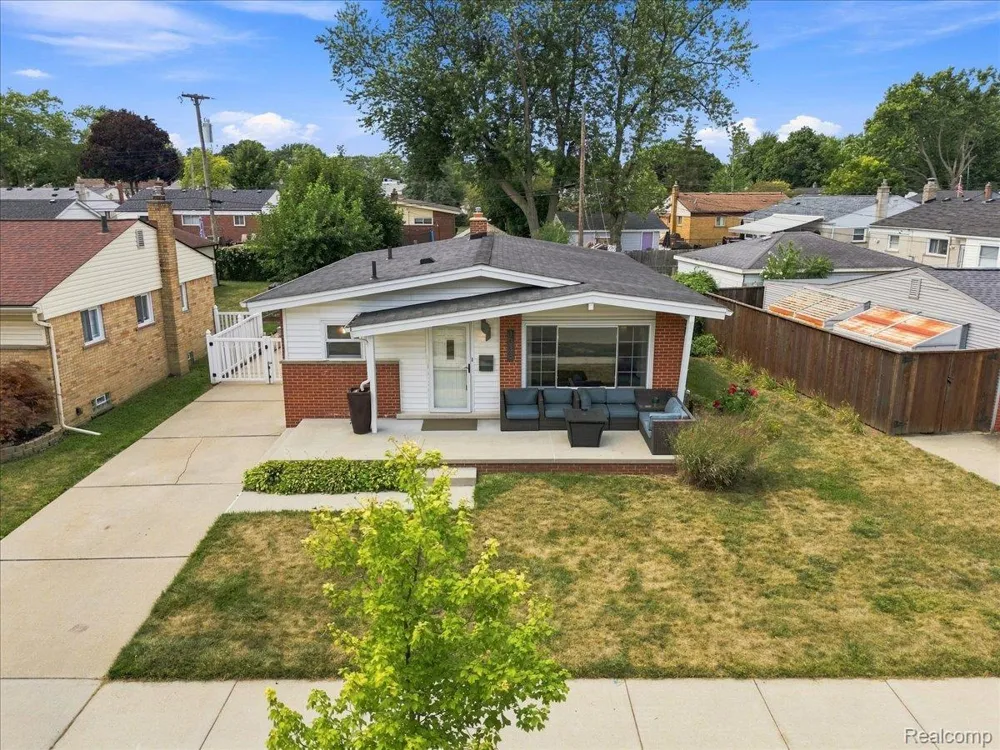 1333 Selfridge Boulevard Clawson City, MI 48017