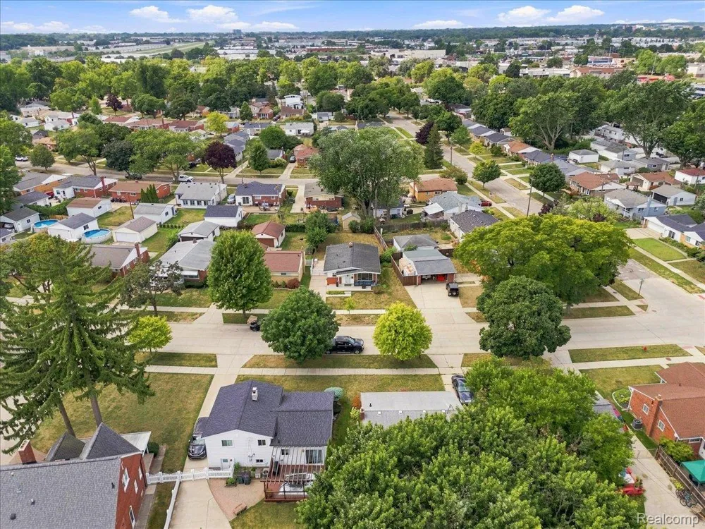 1333 Selfridge Boulevard Clawson City, MI 48017