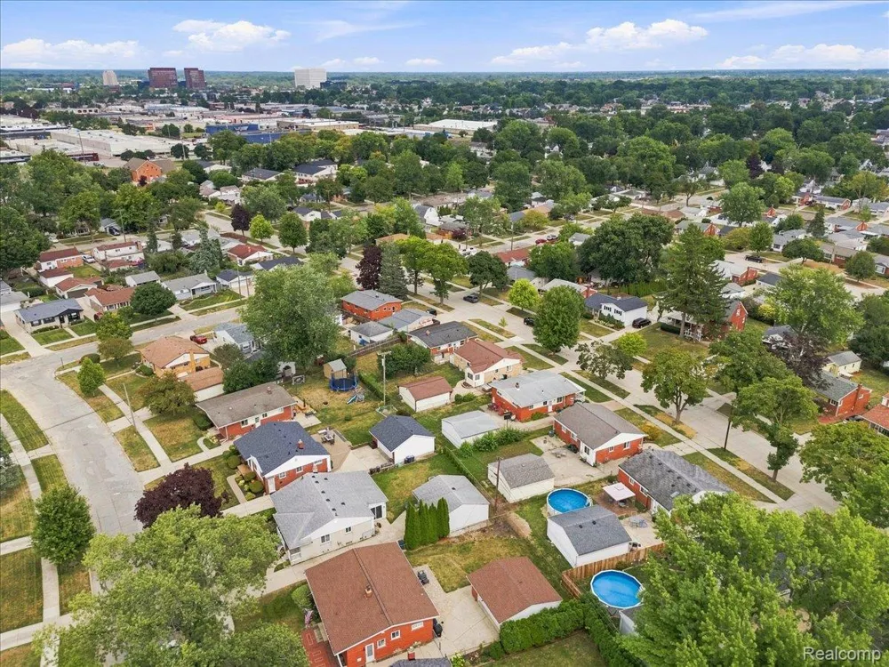 1333 Selfridge Boulevard Clawson City, MI 48017