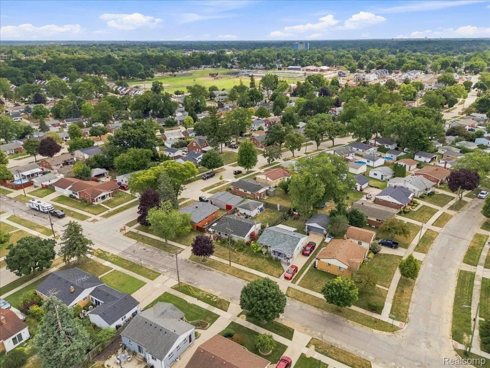 1333 Selfridge Boulevard Clawson City, MI 48017