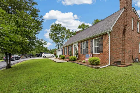 115 Sunset Dr
