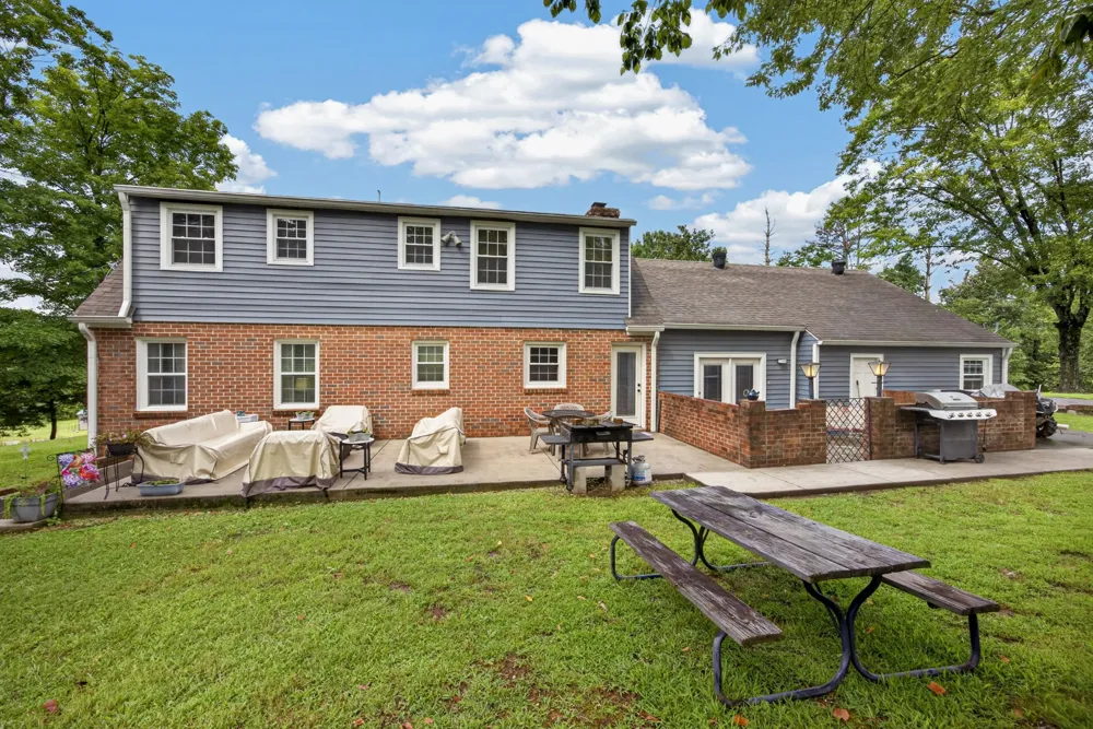 115 Sunset Dr Livingston, TN 38570