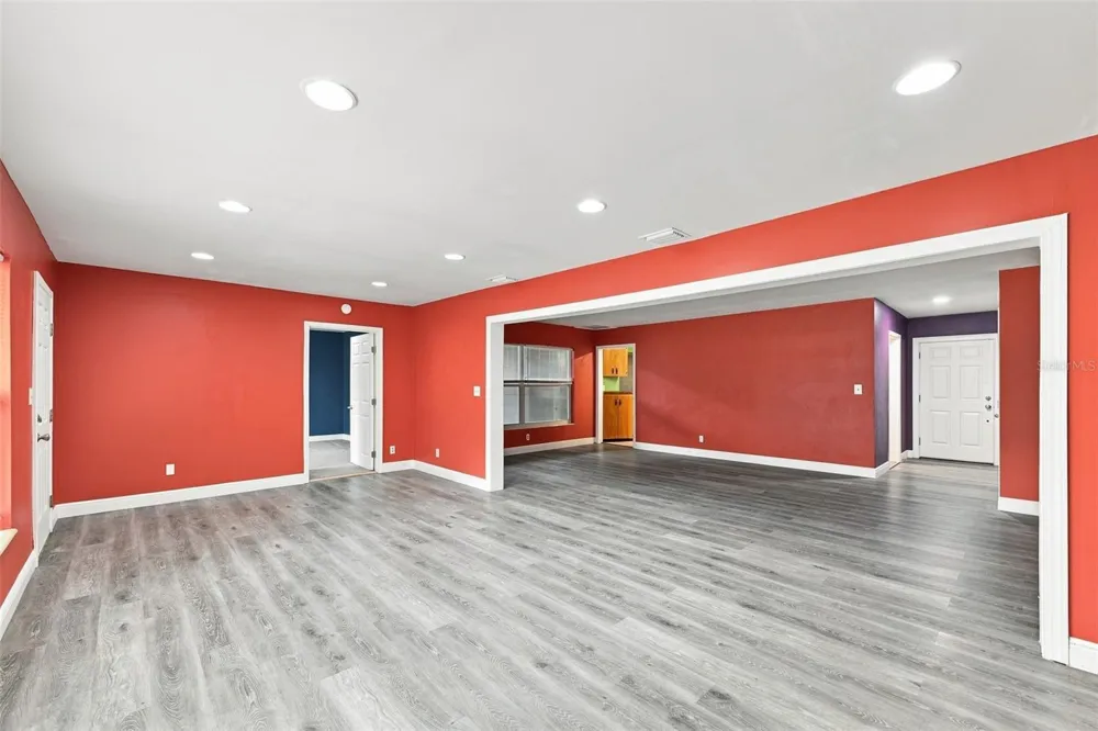 11515 RAVINE ROAD Tampa, FL 33612
