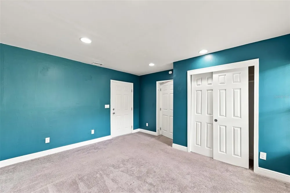 11515 RAVINE ROAD Tampa, FL 33612