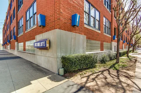 2502 Live Oak Street #322