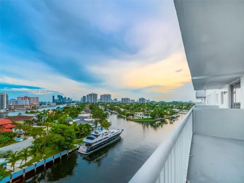 137 Golden Isles Dr #804