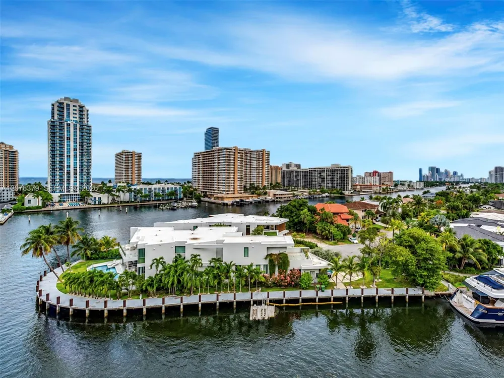 137 Golden Isles Dr #804 Hallandale Beach, FL 33009
