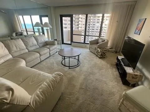 5000 OCEAN BOULEVARD #1008