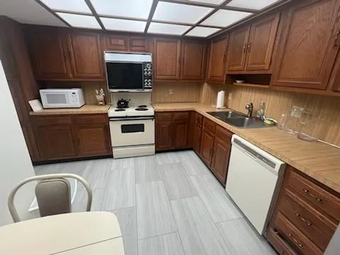 5000 Ocean Boulevard #1008 Lauderdale By The Sea, FL 33308