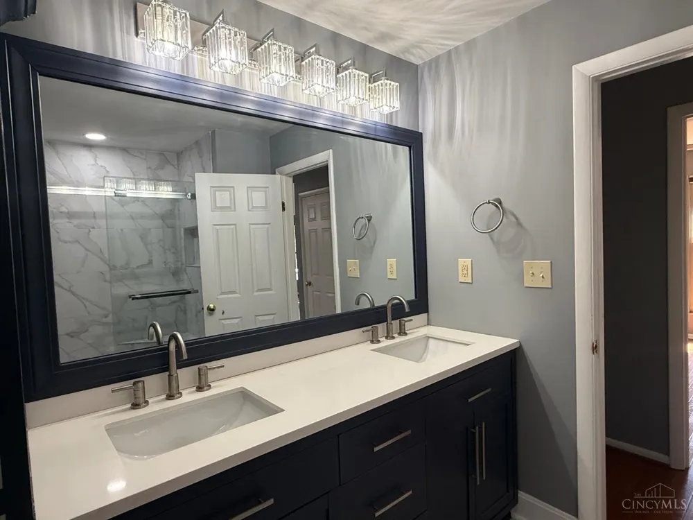 8354 Shadowpoint Court Montgomery, OH 45242