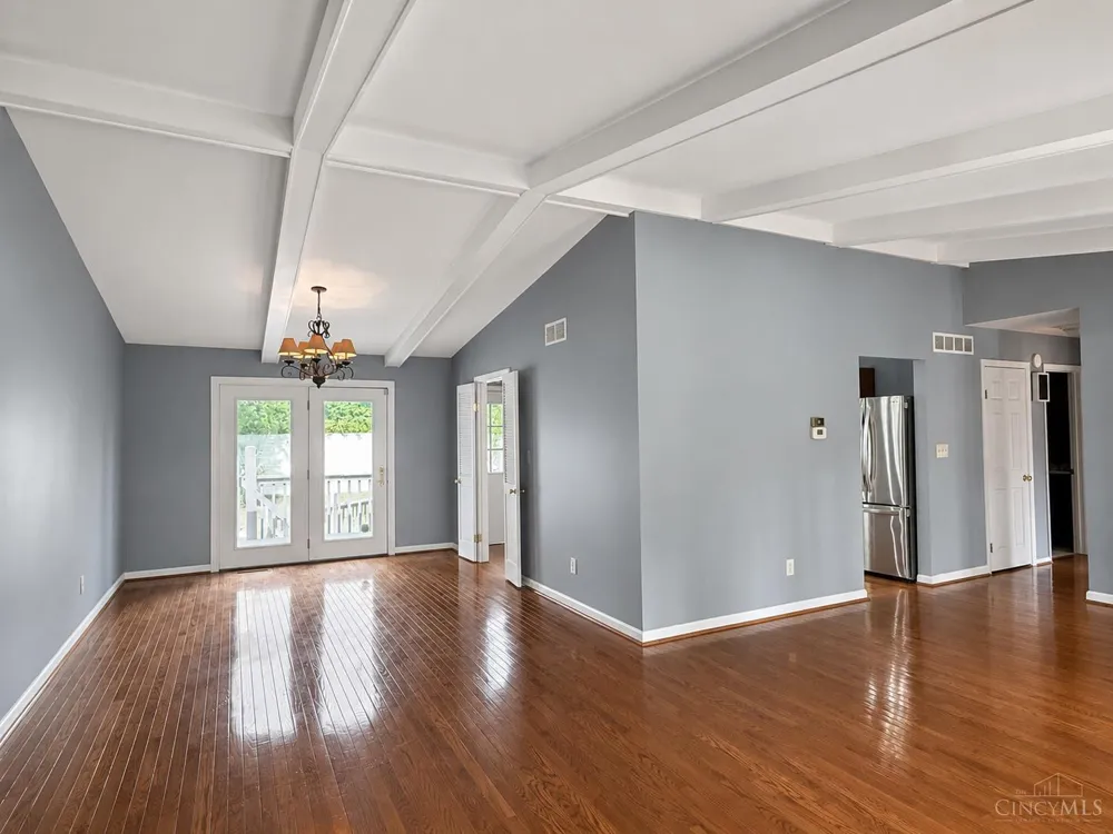 8354 Shadowpoint Court Montgomery, OH 45242