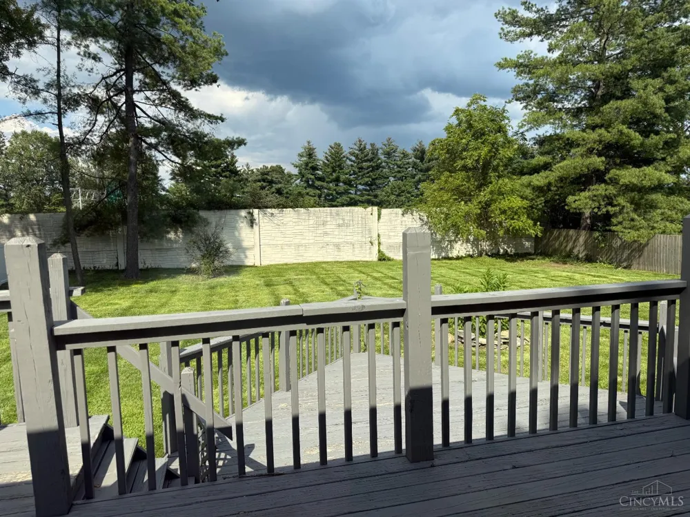 8354 Shadowpoint Court Montgomery, OH 45242