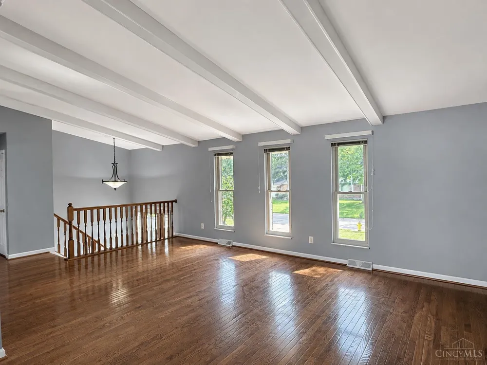 8354 Shadowpoint Court Montgomery, OH 45242