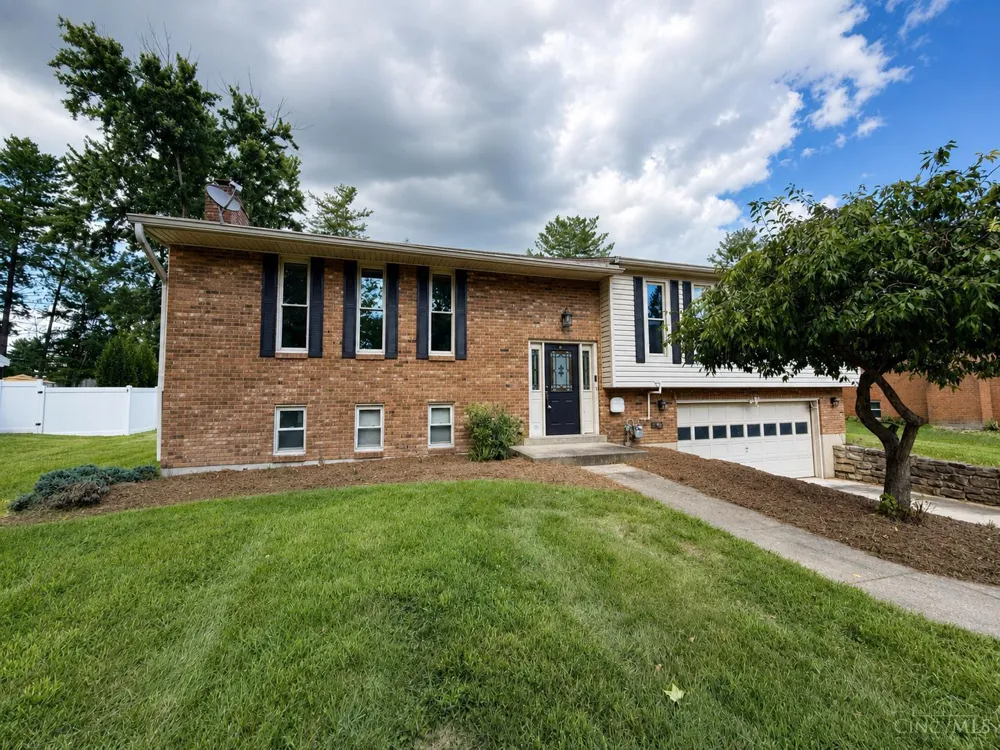 8354 Shadowpoint Court Montgomery, OH 45242