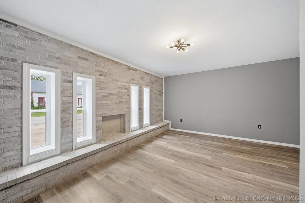 219 E Ozark Street Morris, OK 74445