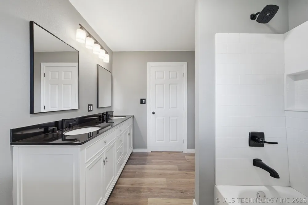 219 E Ozark Street Morris, OK 74445