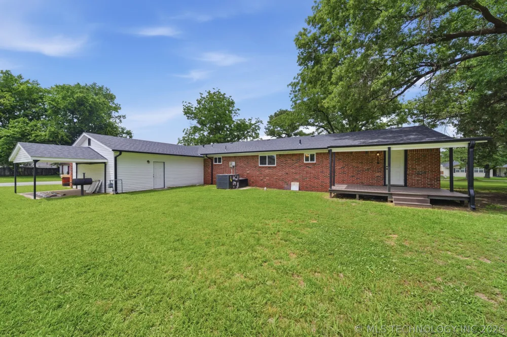 219 E Ozark Street Morris, OK 74445