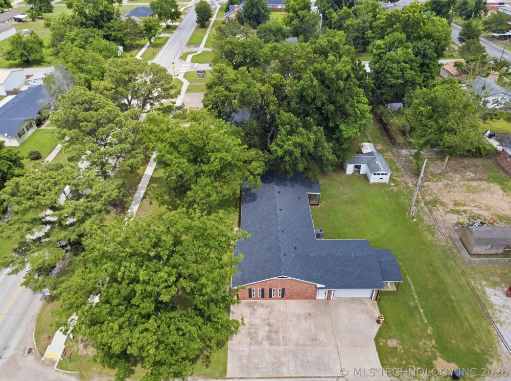 219 E Ozark Street Morris, OK 74445