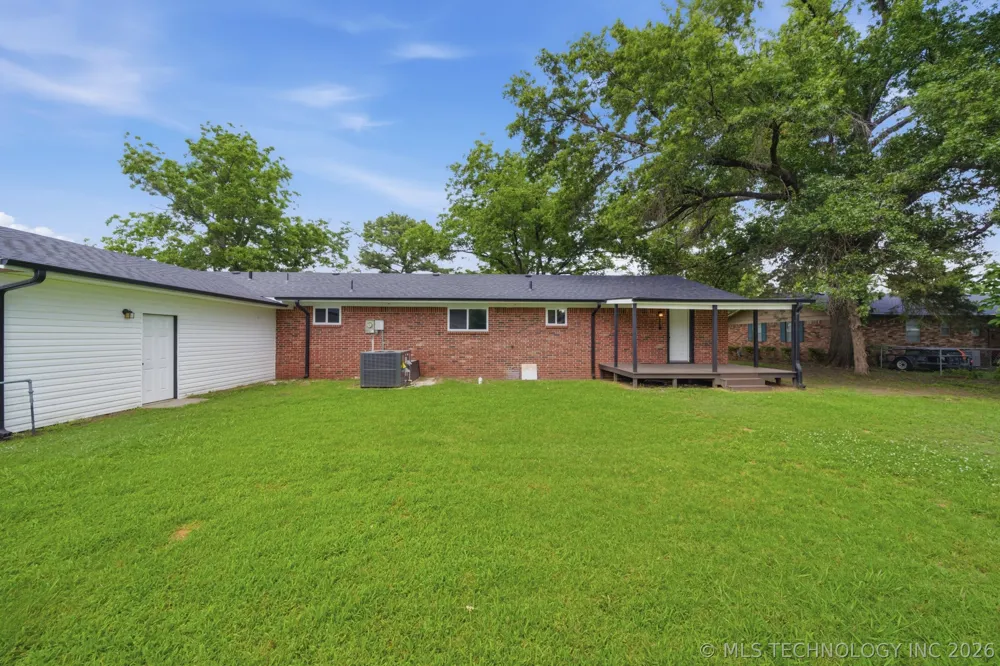 219 E Ozark Street Morris, OK 74445