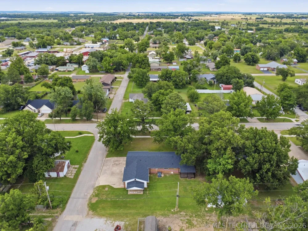 219 E Ozark Street Morris, OK 74445