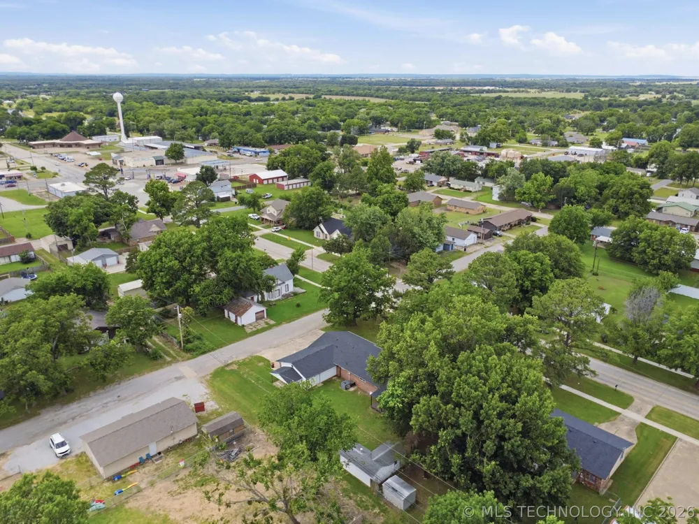 219 E Ozark Street Morris, OK 74445