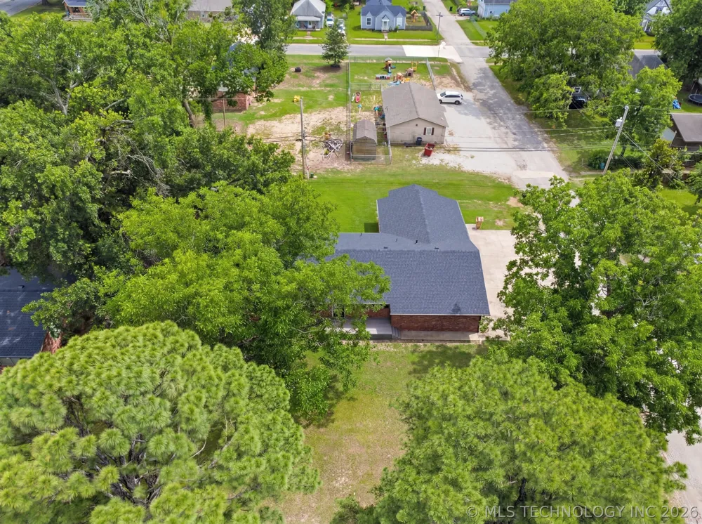 219 E Ozark Street Morris, OK 74445