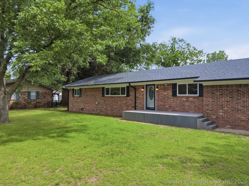 219 E Ozark Street Morris, OK 74445
