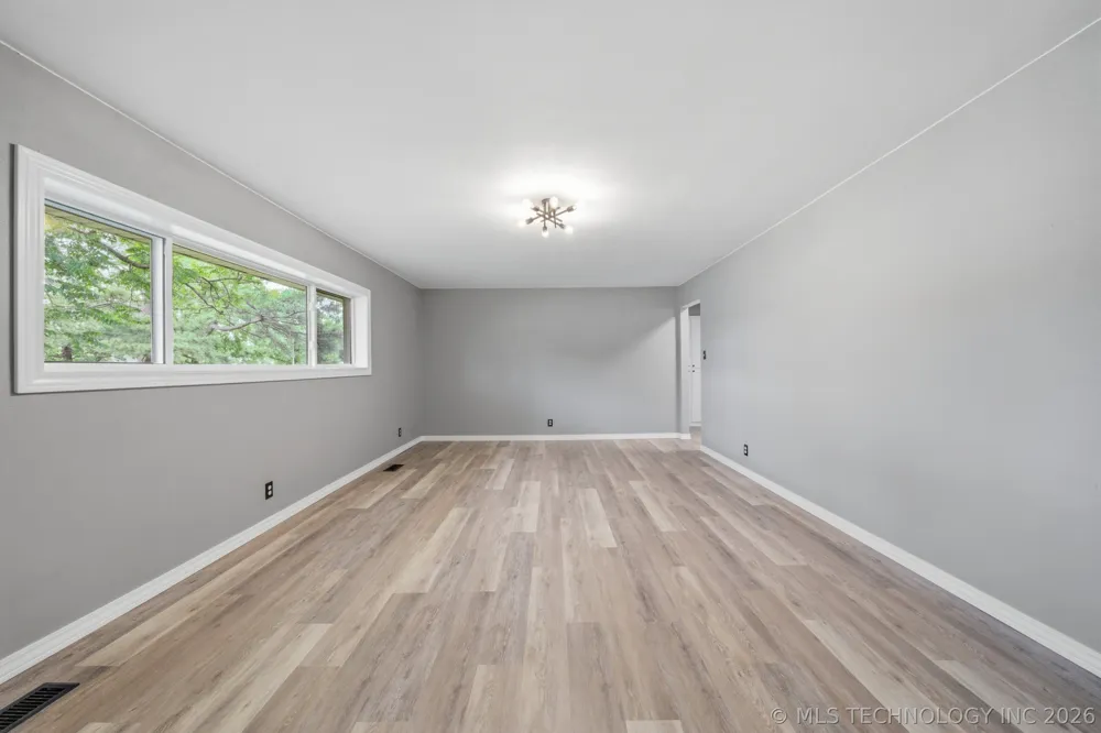219 E Ozark Street Morris, OK 74445