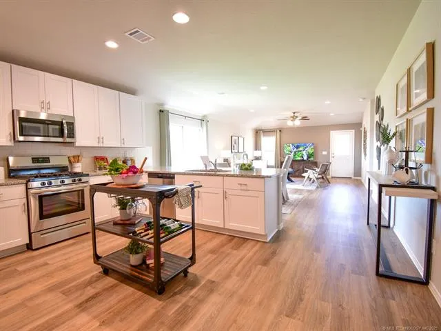 20690 Meadow Street Kellyville, OK 74039