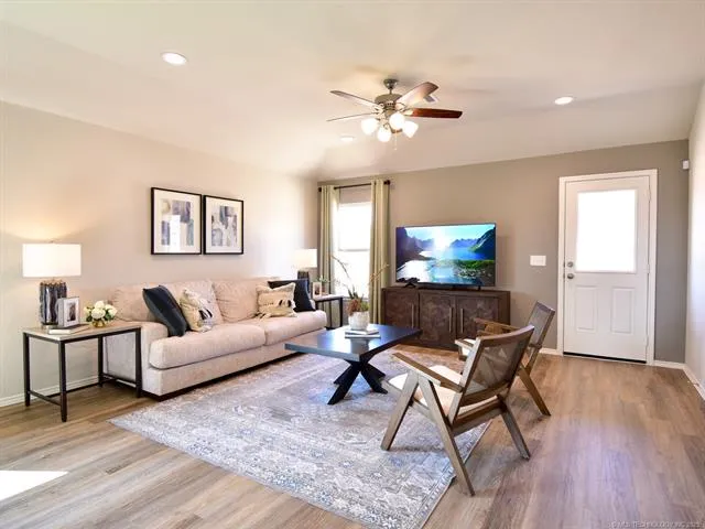 20690 Meadow Street Kellyville, OK 74039