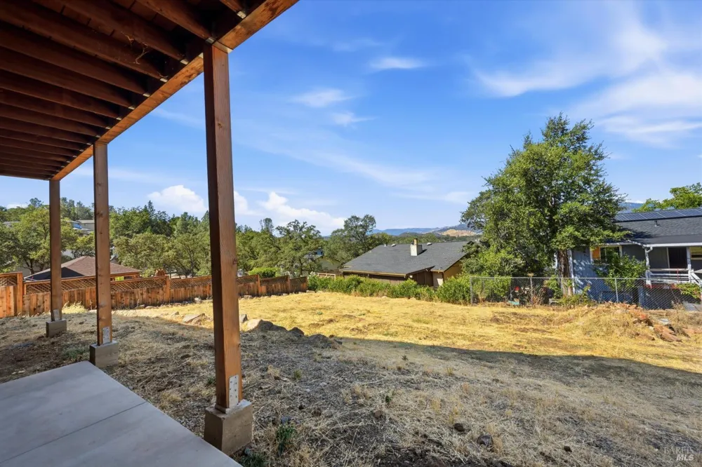 17247 Meadow View Drive Hidden Valley Lake, CA 95467